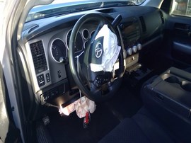 2011 TOYOTA TUNDRA, SILVER, SR5 MODEL, CREW CAB, 5.7L, AT, 4WD. Z26265